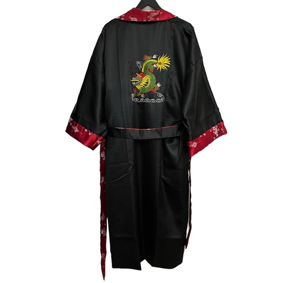 Vintage Black and Red Dragon Embroidered Robe - Picture 8 of 15